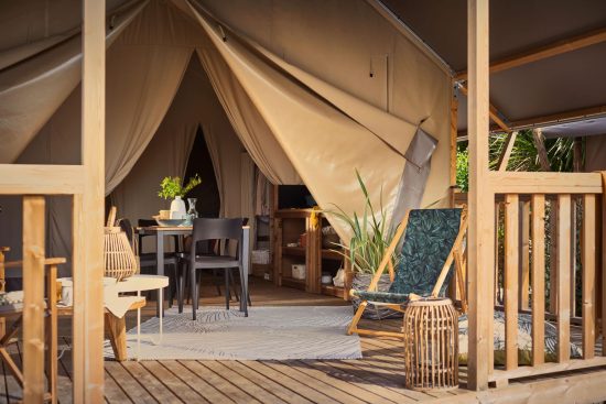 extérieur tente lodge jungle 3 chambres