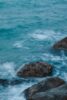 mer avec pierres immergées